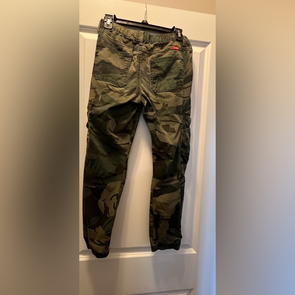 EUC Wonder Nation Boys Camouflage Cargo Pants - Picture 2 of 3